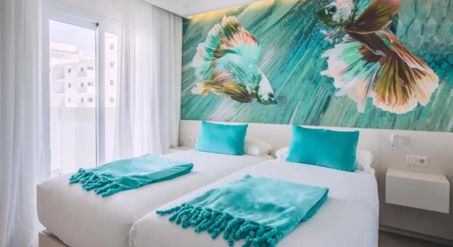 Семейный номер с видом на бассейн Iberostar Waves Alcudia Park