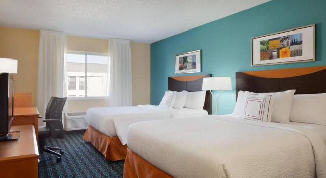Четырёхместный номер Standard Fairfield Inn & Suites Youngstown Boardman Poland