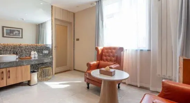 Люкс Business James Joyce Coffetel Hotel (Shijiazhuang Jianshe Nandajie Huaizhong Road Subway Station)