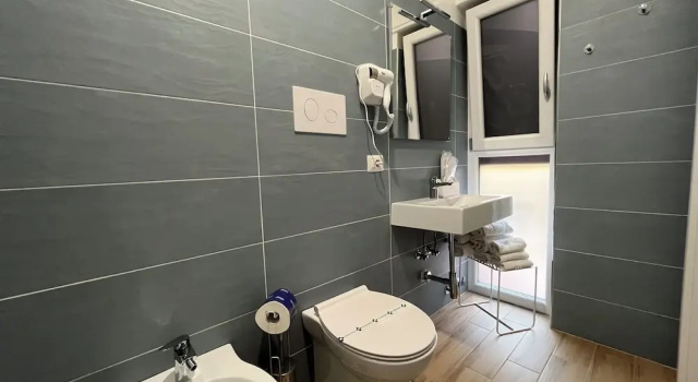Четырёхместный номер Standard с балконом и с видом на город Oltremare rooms Agropoli