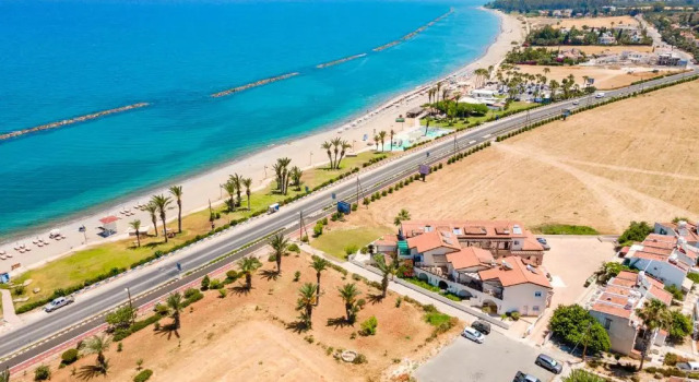 Апартаменты Kate's Latchi Beachfront Apartment 4 by Ezoria