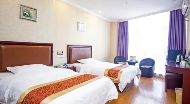 GreenTree Inn Shanghai Sheshan national tourist resort Express Hotel, Book Resort Hotels in Shanghai Area with Parking, Parking