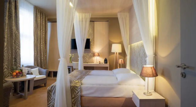 Двухместный номер Premium "Canopy" Pytloun Kampa Garden Hotel Prague