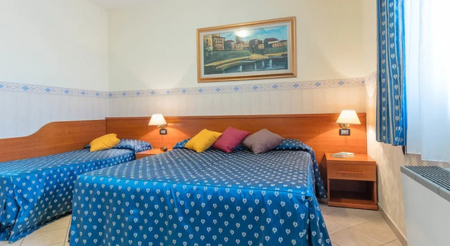Трёхместный номер Classic с балконом Hotel Traiano