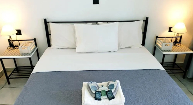 Aura Guesthouse B&B, Забронировать Отель «постель и завтрак» Отели острова Тасоса с парковкой, Парковка
