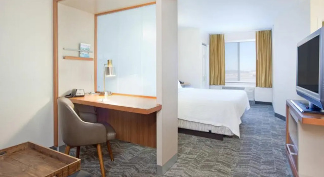 Люкс Springhill Suites by Marriott Wichita East At Plazzio