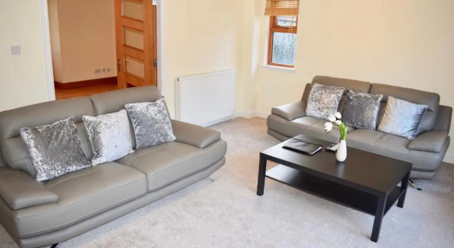 Kelpies Serviced Apartments Kavanagh- 5 Bedrooms, Book Lejlighed Hoteller i Bathgate med parkering, Parkering