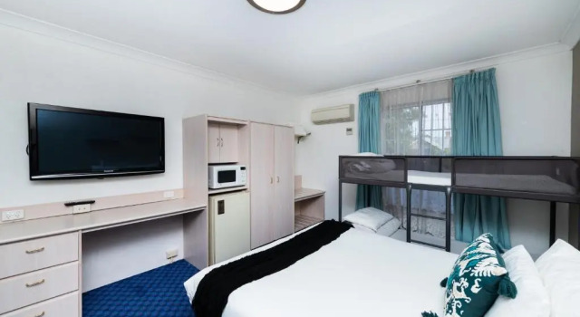 Номер Economy Golden Age Motor Inn