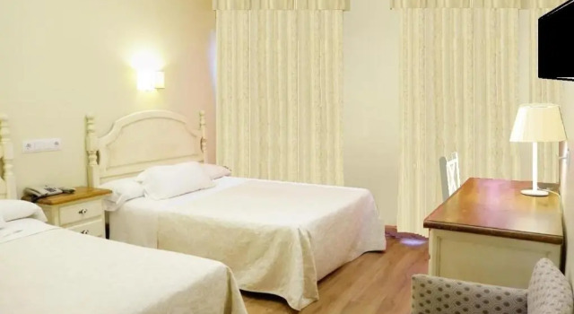 Четырёхместный номер Standard Hostal Toledo