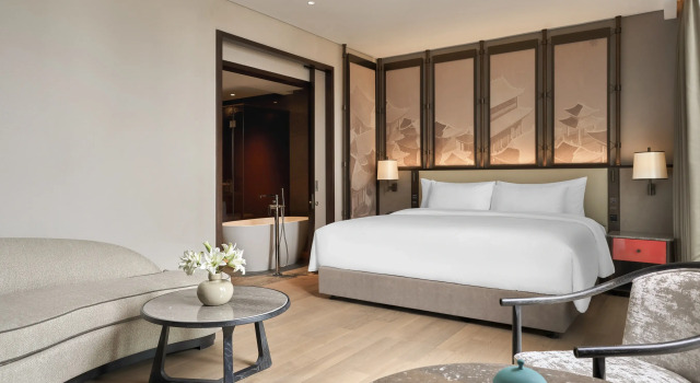 Двухместный номер Deluxe Dusit Le Palais Tu Hoa Hanoi