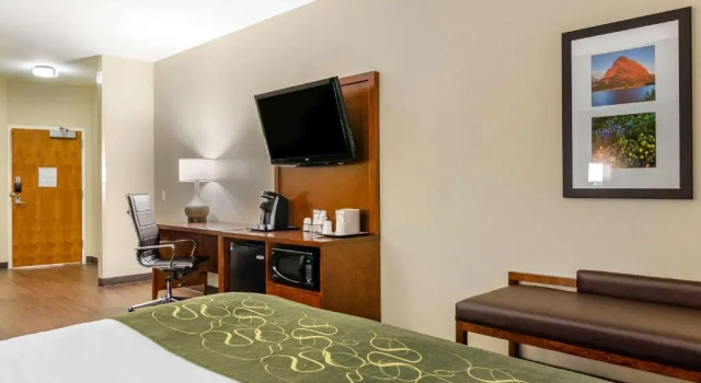 Двухместный люкс Standard Comfort Suites Helena Airport