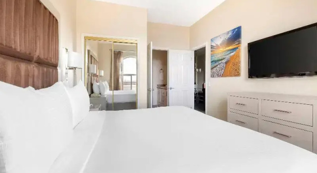 Двухместный номер Standard с балконом Hilton Vacation Club Riviera Beach & Shores