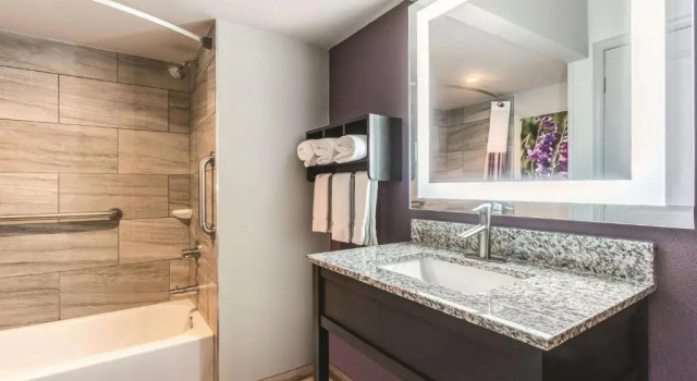 Четырёхместный люкс La Quinta by Wyndham Glenwood Springs