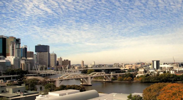 Кровать в общем номере (мужской номер) YHA Brisbane City