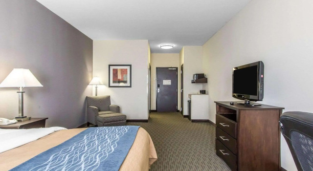 Comfort Inn & Suites Oklahoma City West - I-40, Book Hotel Oklahoma City Oklahoma