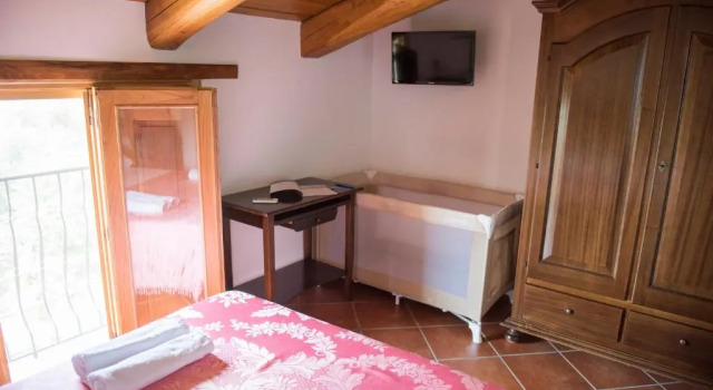 Rifugio tra gli Ulivi B&B, Book Bed and Breakfast Hoteller i Campagna med parkering, Parkering