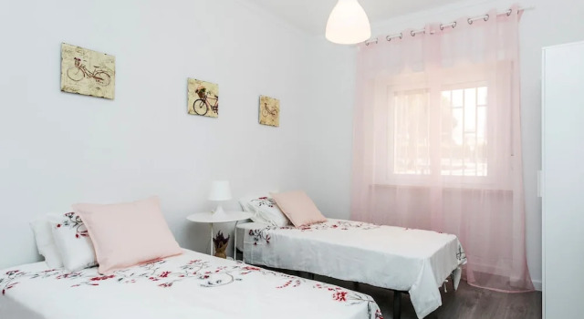Kedma's House, Book Hotel Carcavelos 