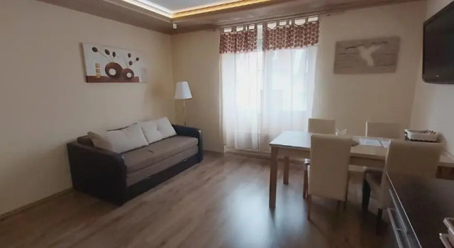 Paradise Apartmanház, Забронировать Отель Отели Эгера с парковкой, рядом с Egri Planetarium and Camera Obscura, Парковка