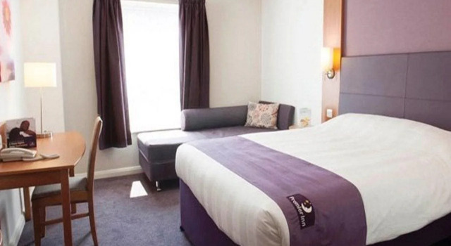Premier Inn Glasgow Stepps - M80 J3
