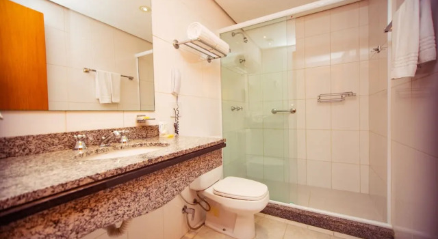 Семейный номер Luxury с балконом и с видом на озеро Blue Tree Towers Millenium Porto Alegre