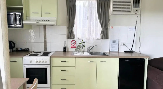 Вилла с 2 комнатами Tenterfield Lodge Caravan Park