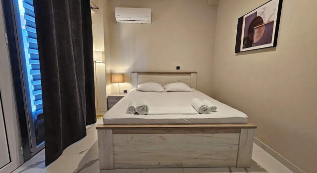 Двухместный номер Deluxe с балконом Lemon Tree Suites Near ATH Airport