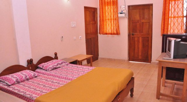 Anjuna Blue Resort, Rezerwuj Ośrodek wypoczynkowy Hotele w North Goa z parkingiem, Parking