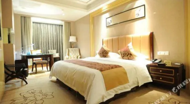 Люкс Executive Century Dynasty Hotel