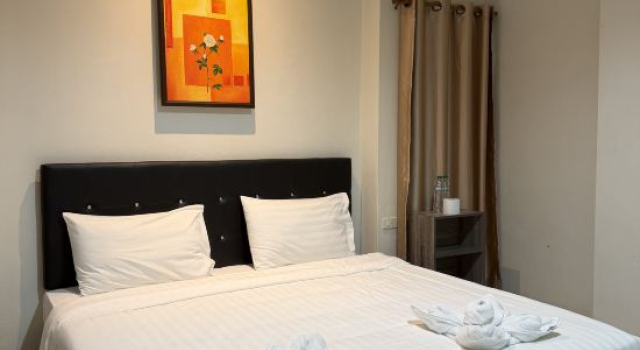 2-Bedroom Condo in Central Pattaya Near Hollywood