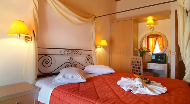 Двухместный номер Standard с балконом Acropole Delphi City Hotel