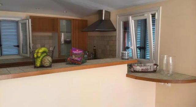 Апартаменты La tropezienne, Duplex 73 m2, 100 m du port, climatisation, grande terrasse