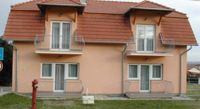 Amurato Apartment House, Book Lejlighed Hoteller i Western Transdanubia med parkering, Parkering