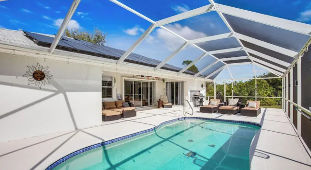 Коттедж Heated Saltwater Pool! Family Port Charlotte Home
