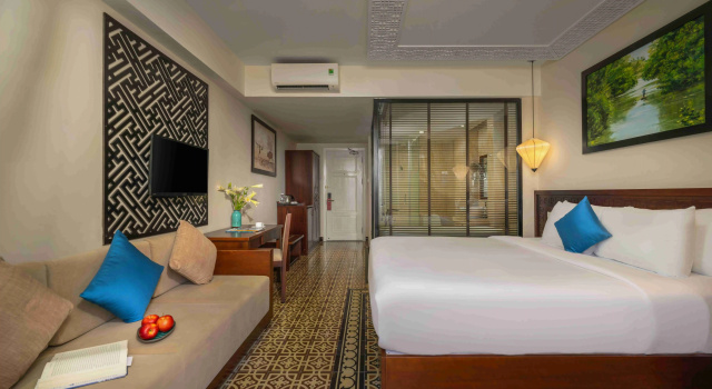 Номер Deluxe Royal Riverside Hoi An Hotel-Newly Renovated & Reopened