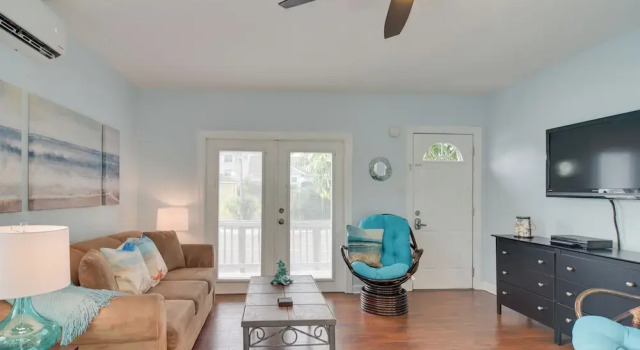 Walk to Madeira Beach: Family Resort Condo