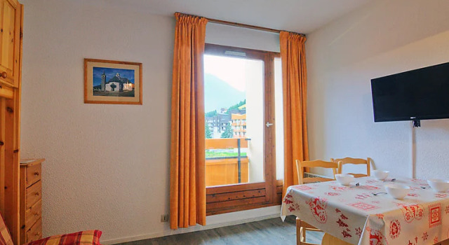 Les Carlines 1, Prenota Hotel Hotel a Alvernia con parcheggio, Parcheggio