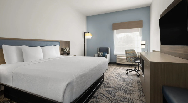 La Quinta Inn & Suites Savannah Airport - Pooler, Rezerwuj Hotel Hotele w Savannah z parkingiem, Parking