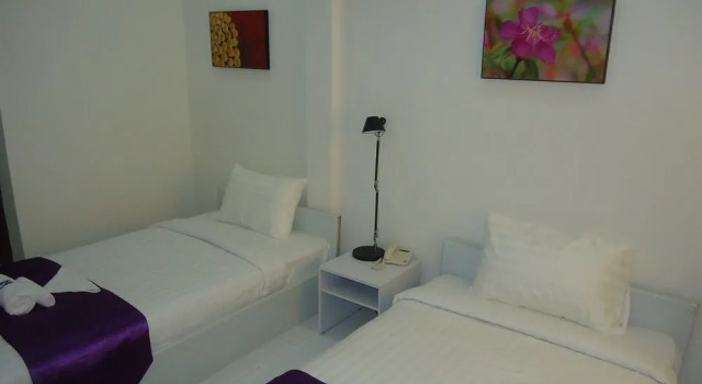 White Residence Hotel & Apartment
