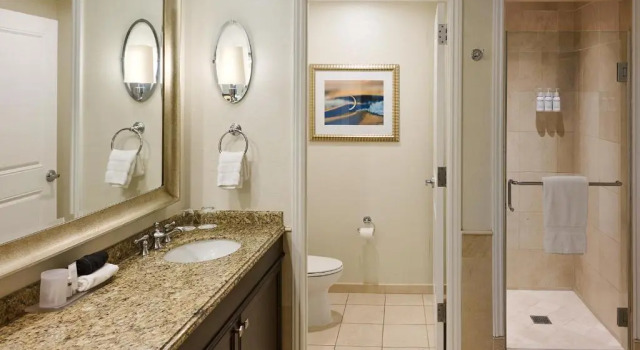 Четырёхместный номер Standard с видом на залив Balboa Bay Resort