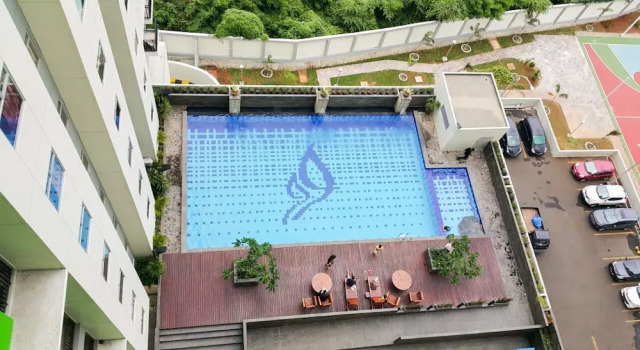 2 Bedrooms at Gading Greenhill Apartment by Travelio, Prenota Appartamento Kelapa Gading 