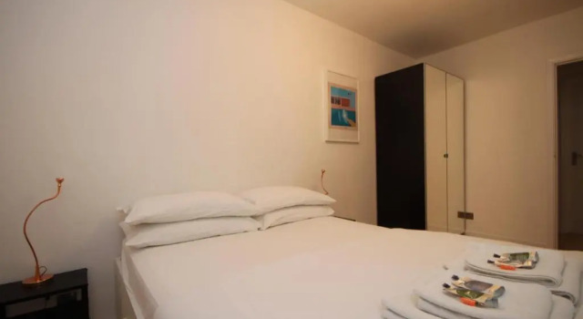 Camden Town Spacious 2 Bedroom Apartment - Sleeps 5 guests!, Varaa Huoneisto Asunnot kohteessa Merseyside, Huoneisto