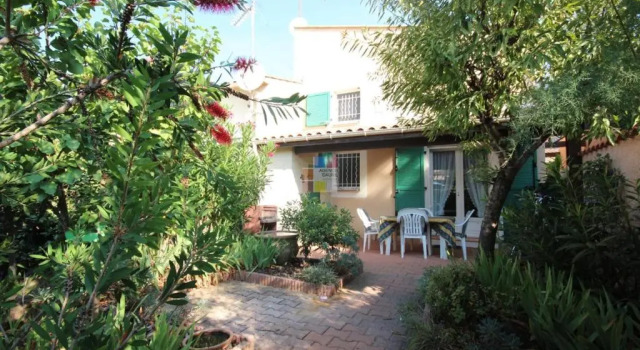 Коттедж Belle villa plein sud, 4-6 couchages, en résidence avec piscine commune, Wifi fibre optique, 400m de la mer à PORTIRAGNES PLAGE LROND5