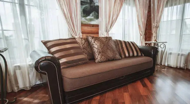 Pushkinsky Dvorik, Rezervovat Hotel Hotely v Iževsk s bazénem, Bazén