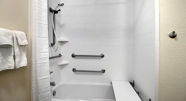 Двухместный люкс c 1 комнатой Candlewood Suites Waco by IHG