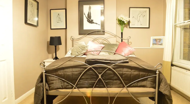 Spacious 2 Bedroom House Close to Notting Hill