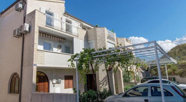 Apartment Boris, Prenota Appartamento Hotel a Croatian Islands con parcheggio, Parcheggio