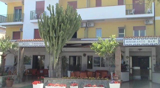 Четырёхместный номер Standard Hotel Cristina