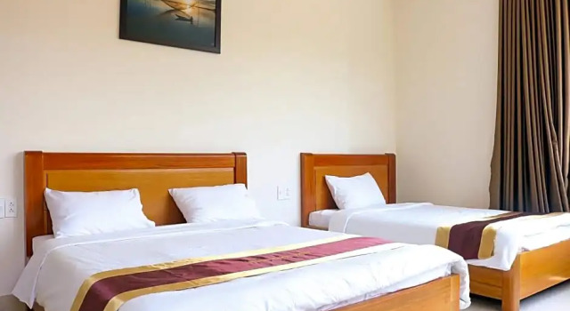 Двухместный номер Deluxe с балконом Phuc Ngoc Hotel