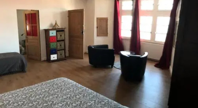 Gite du Vieux Chateau, Prenota Appartamento Hotel a Alvernia con parcheggio, Parcheggio