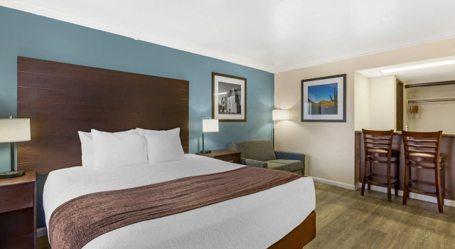 Best Western Plus InnSuites Tucson Foothills, Rezerwuj Hotel Tucson Arizona
